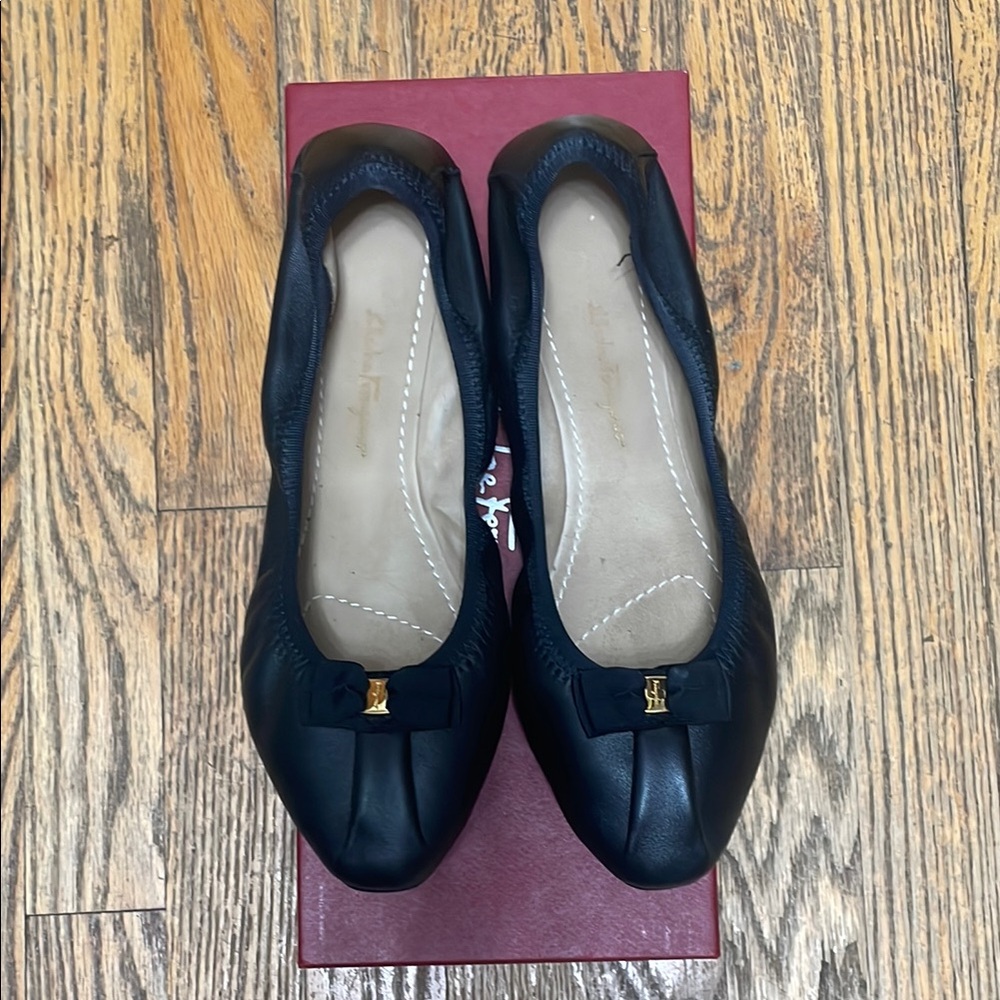 Ferragamo Classic Black Ballet Flats with Bow Detail